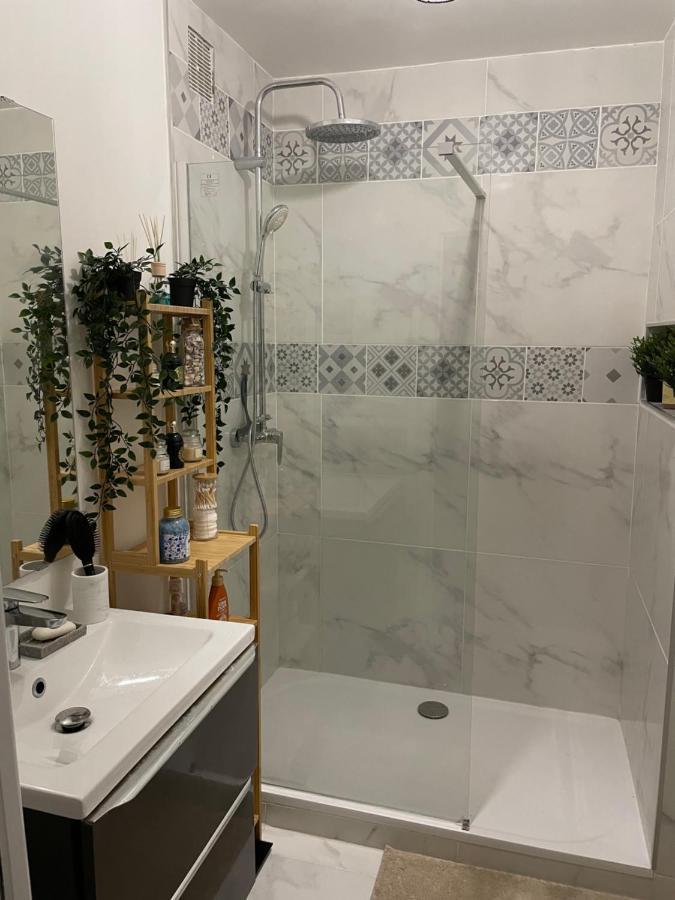 By Neptune - Appartement Rustique Jacuzzi Bondy Εξωτερικό φωτογραφία