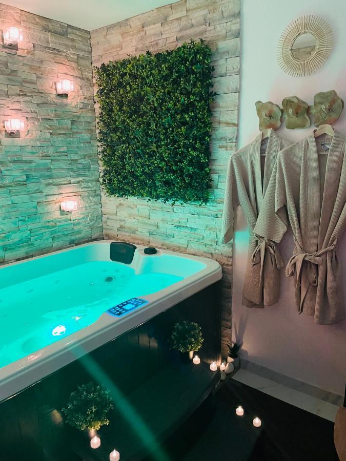By Neptune - Appartement Rustique Jacuzzi Bondy Εξωτερικό φωτογραφία